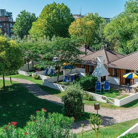 Parco vacanze Villaggio Nidos 3*