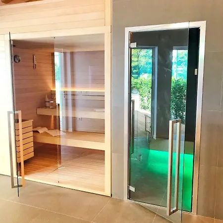 Villaggio Nidos 홀리데이파크 3*