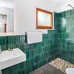 Villaggio Nidos 홀리데이파크 3*