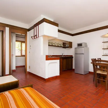 Villaggio Nidos منتزه العطل