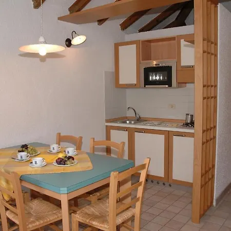 Villaggio Nidos لينانو سابيادورو