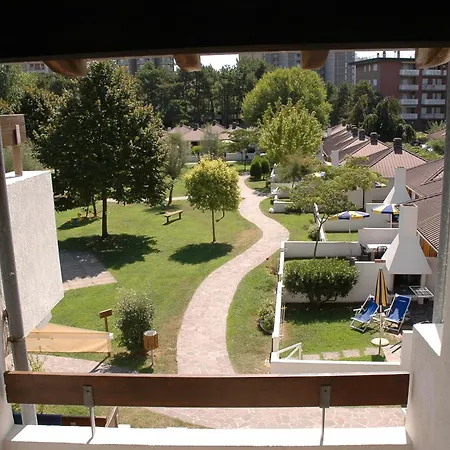 Semesterpark Villaggio Nidos 3*