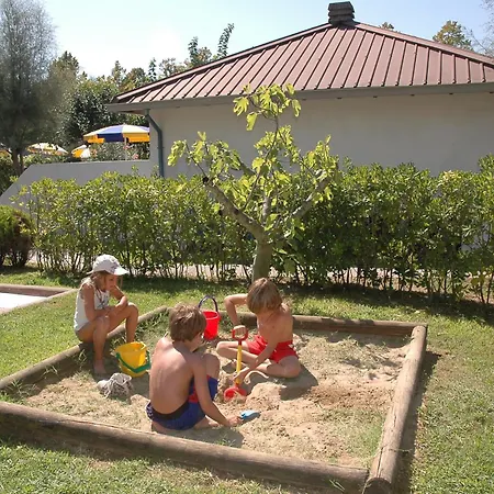 Prázdninový areál Villaggio Nidos