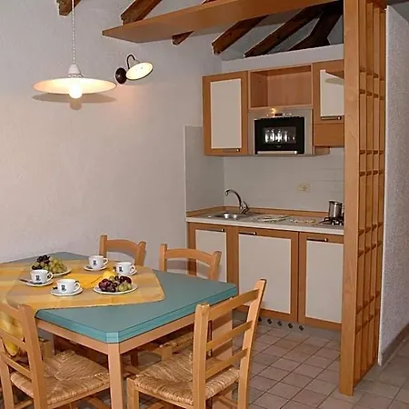 Villaggio Nidos 3* لينانو سابيادورو