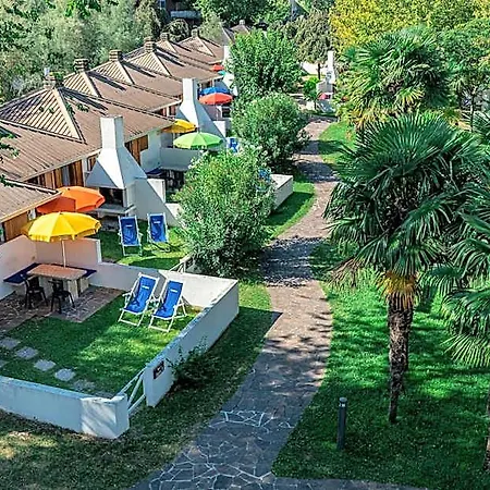 Villaggio Nidos منتزه العطل 3*