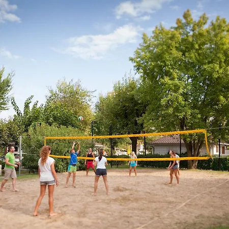 منتزه العطل Villaggio Nidos لينانو سابيادورو