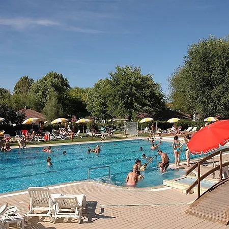 Villaggio Nidos 3* لينانو سابيادورو