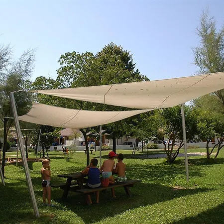 Aldeamento Turístico Villaggio Nidos 3*